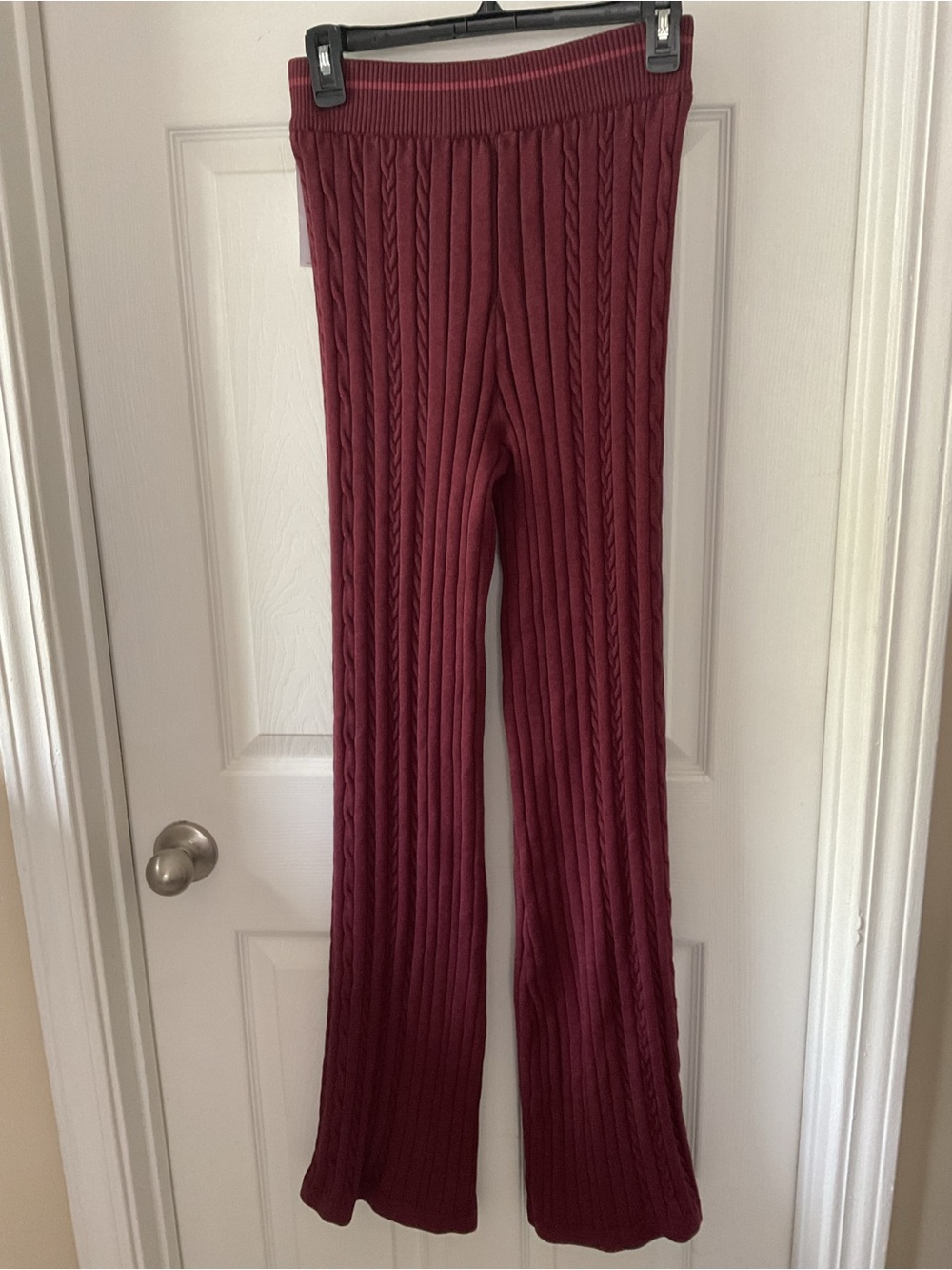 Gymshark Rest Day Cable Knit Flare Pants Women’s M Burgundy NWT - Picture 3 of 12